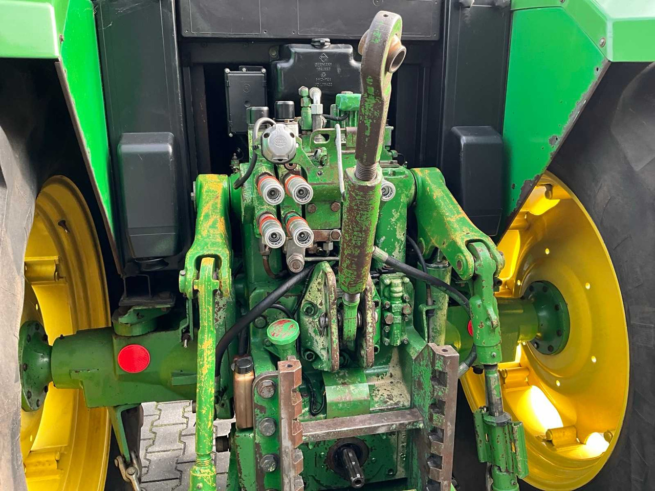 Tracteur agricole John deere 6100