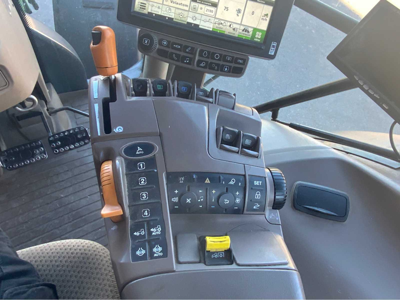 Tracteur agricole John deere 6155R