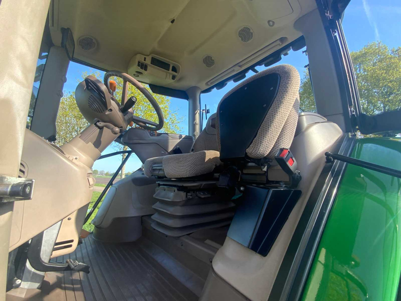 Tracteur agricole John deere 6155R Premium Edition