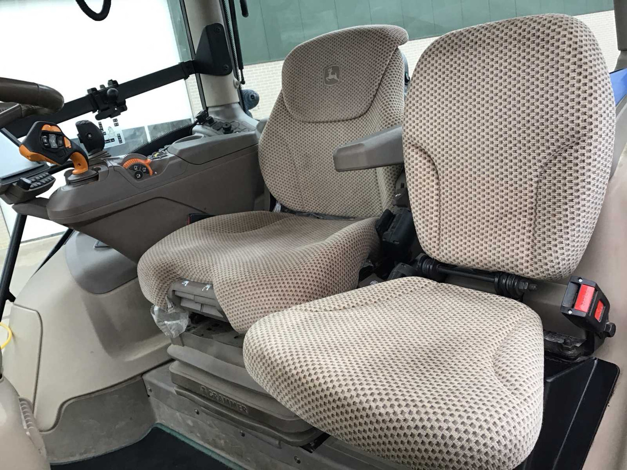 Tracteur agricole John deere 6230R