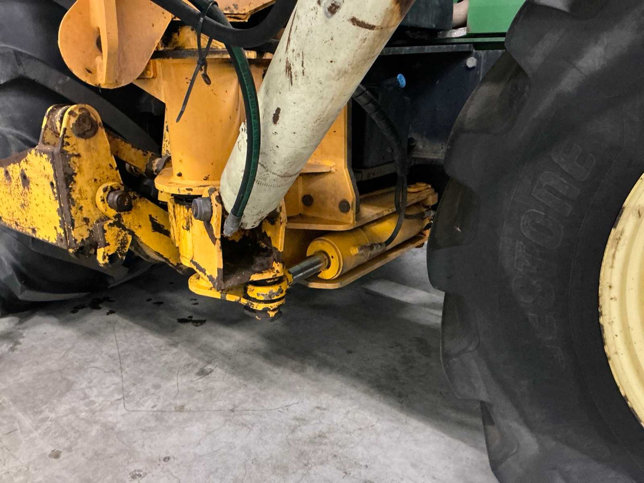 Tracteur agricole John deere 6920