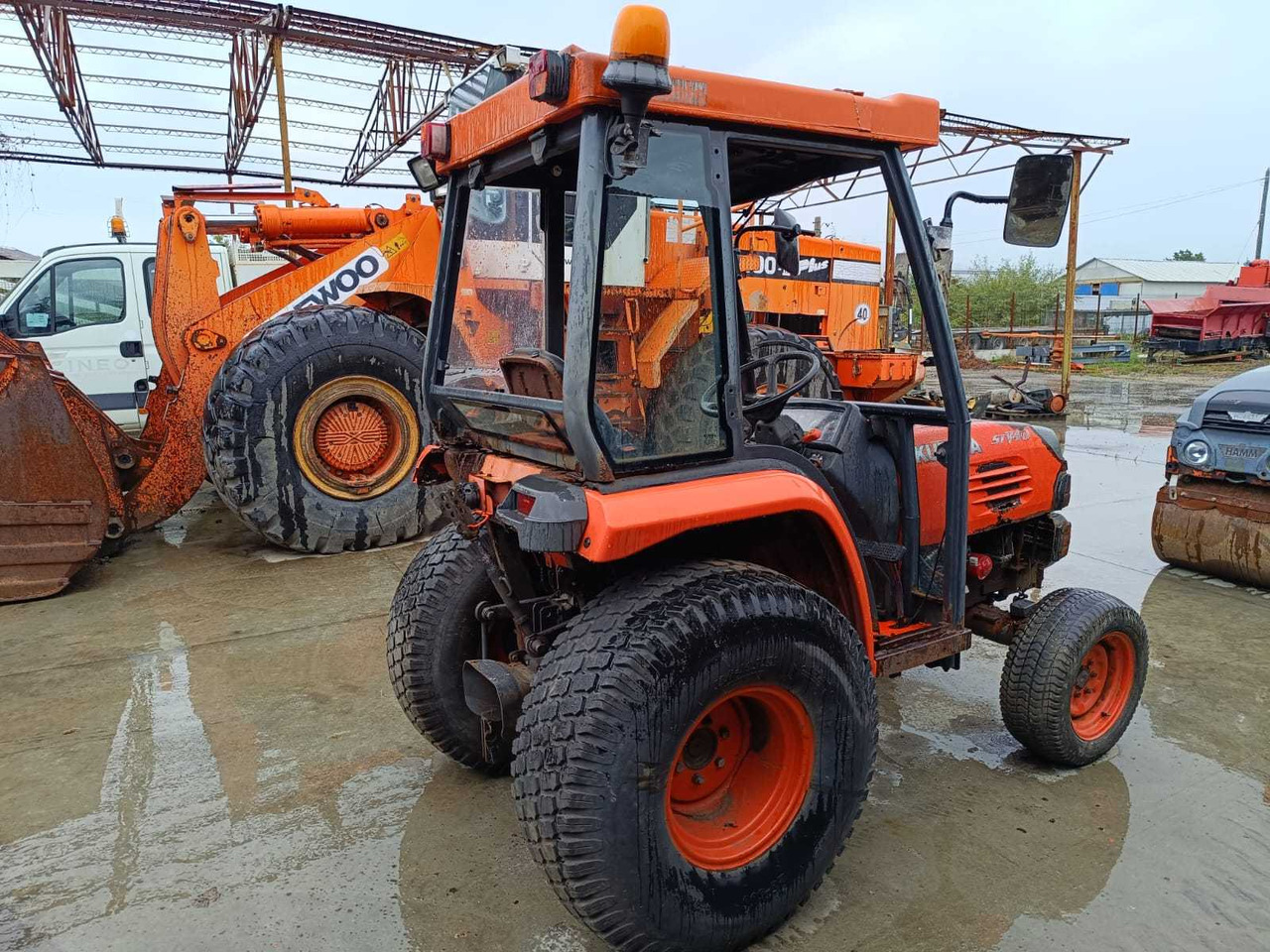 Tracteur agricole KUBOTA - STV40 - 4-WHEEL DRIVE TRACTOR