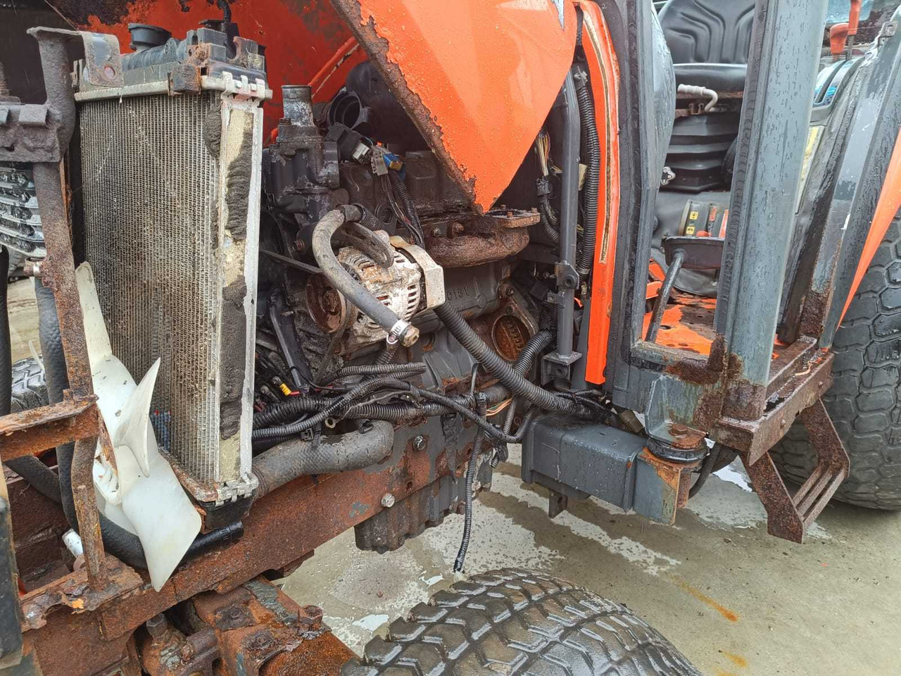 Tracteur agricole KUBOTA - STV40 - 4-WHEEL DRIVE TRACTOR