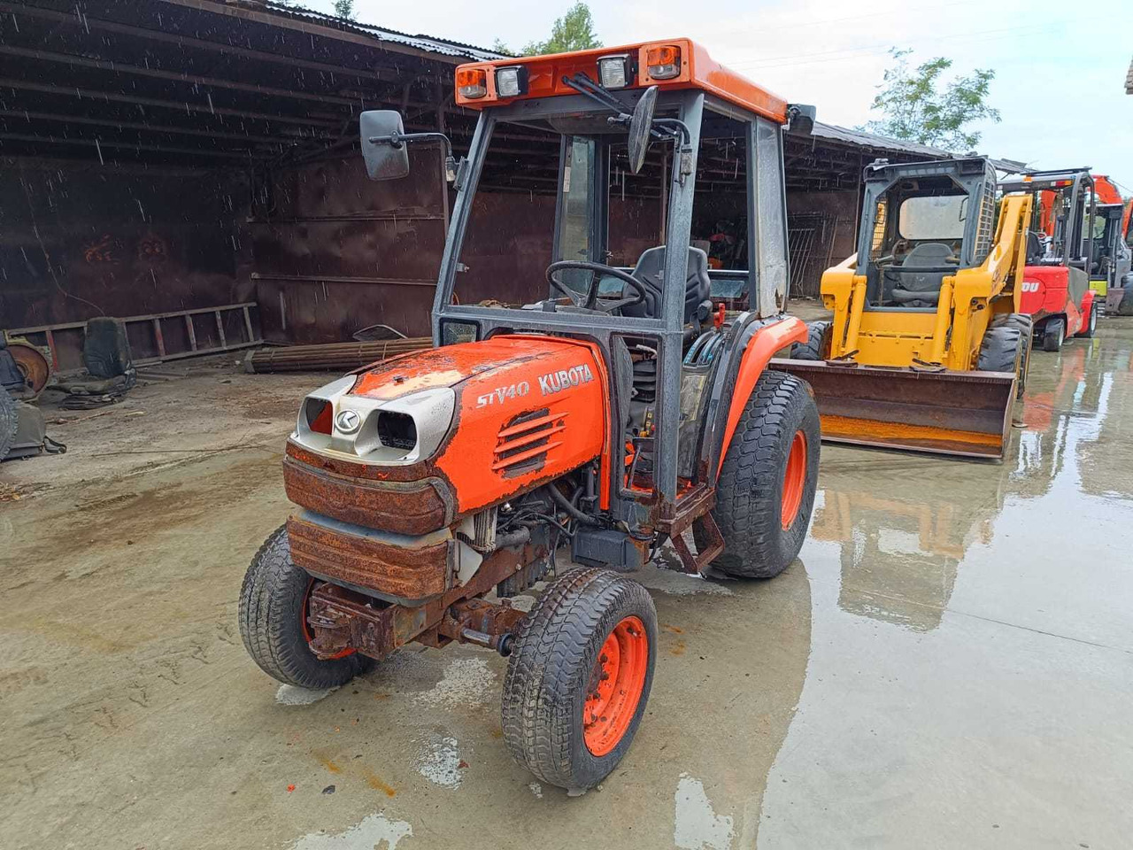 Tracteur agricole KUBOTA - STV40 - 4-WHEEL DRIVE TRACTOR