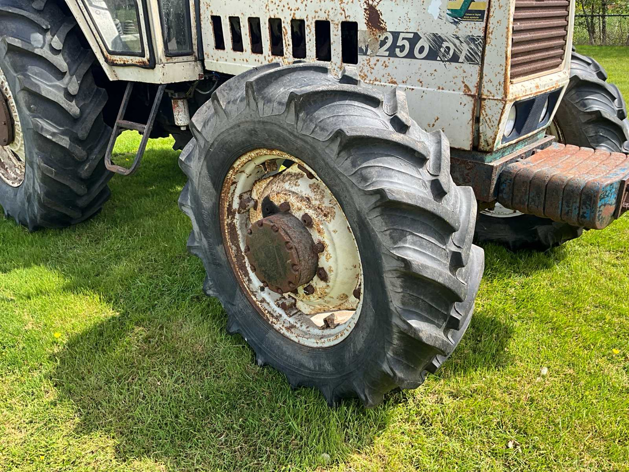 Tracteur agricole Lamborghini 1256 DT