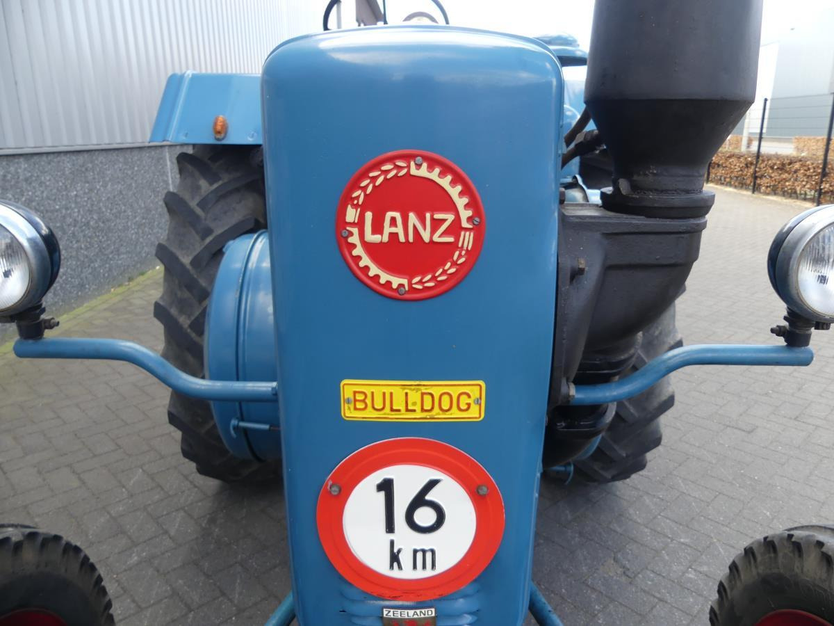 Tracteur agricole Lanz-Bulldog D2806