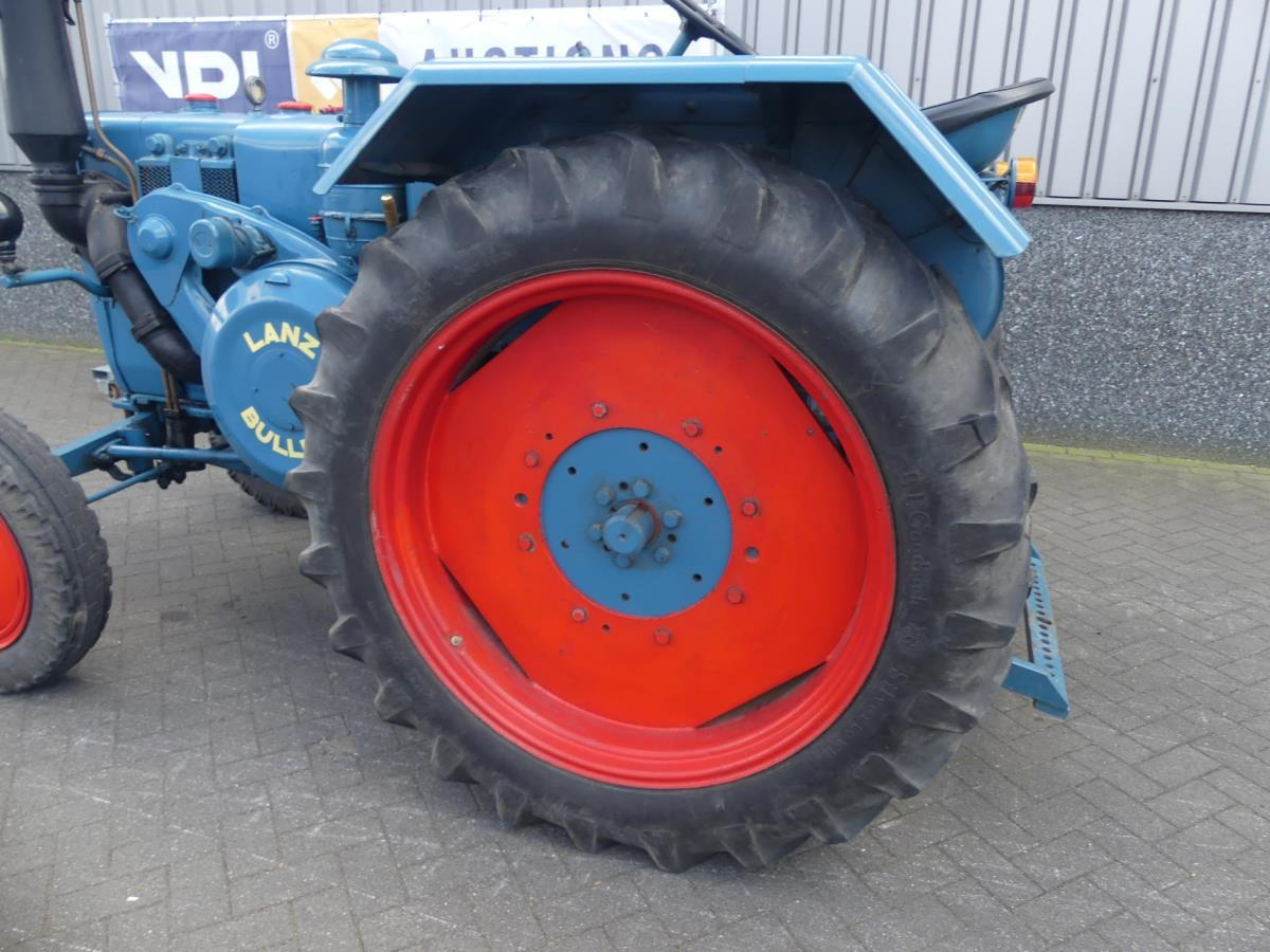Tracteur agricole Lanz-Bulldog D2806