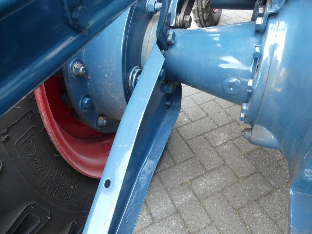 Tracteur agricole Lanz Bulldog D7006
