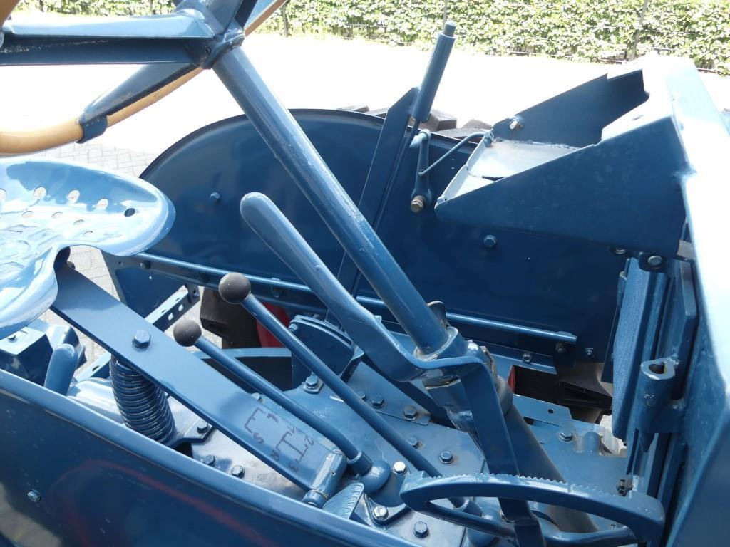 Tracteur agricole Lanz Bulldog D7006