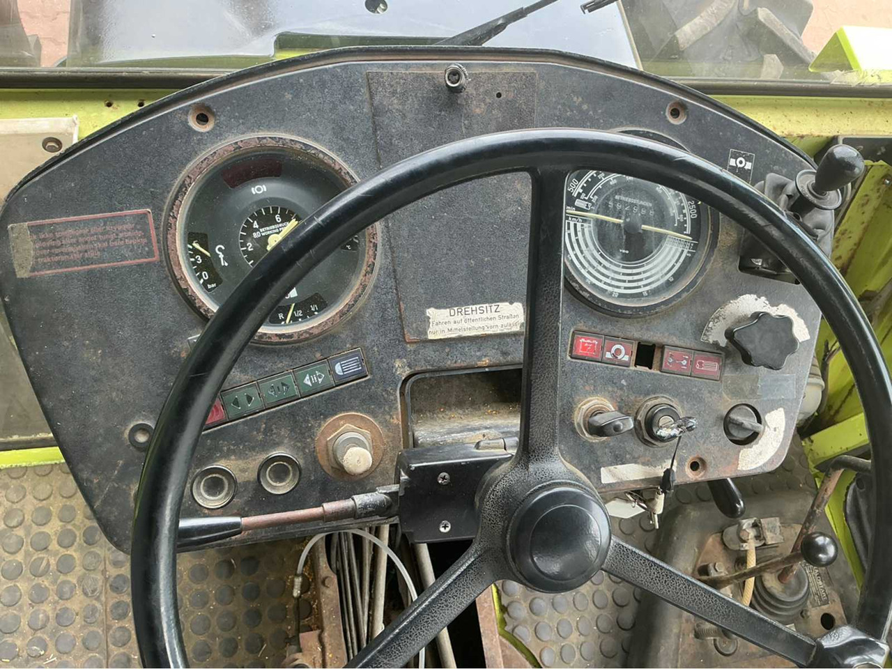 Tracteur agricole MB Trac 443 Tractor / 1300