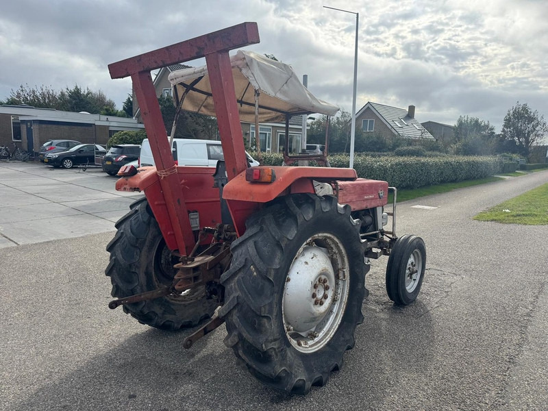 Tracteur agricole Massey Ferguson 135
