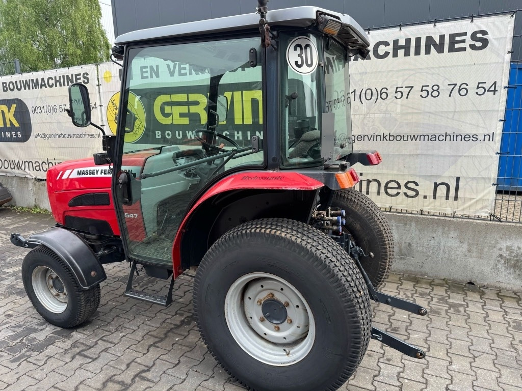 Tracteur agricole Massey Ferguson 1547