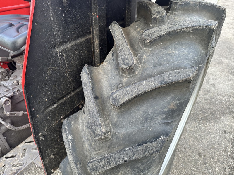 Tracteur agricole Massey Ferguson 245