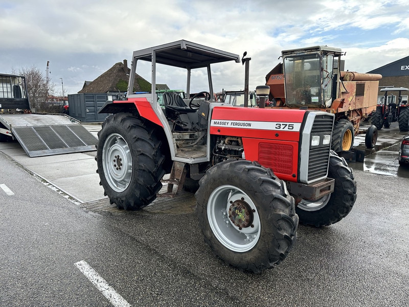 Tracteur agricole Massey Ferguson 375