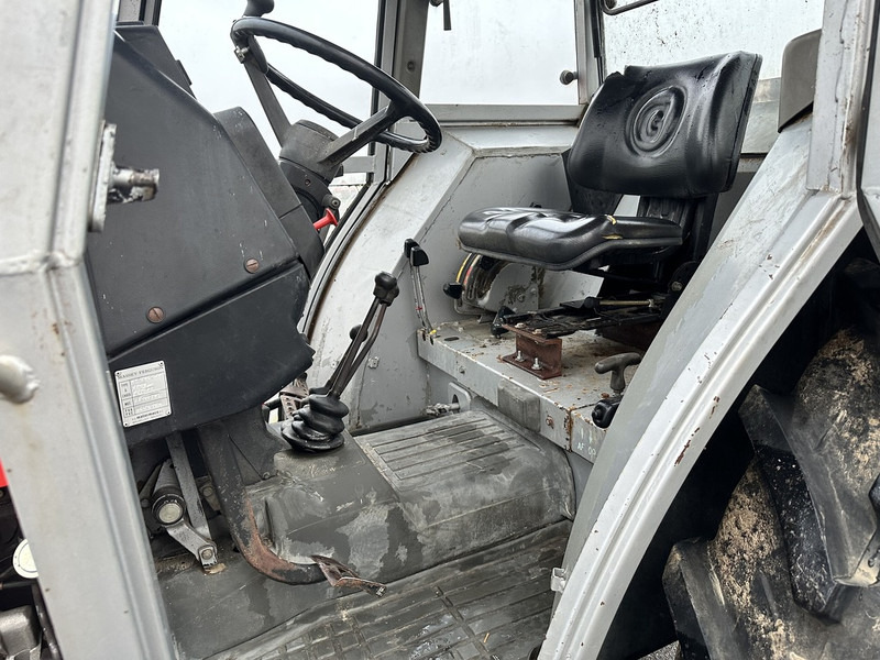 Tracteur agricole Massey Ferguson 390