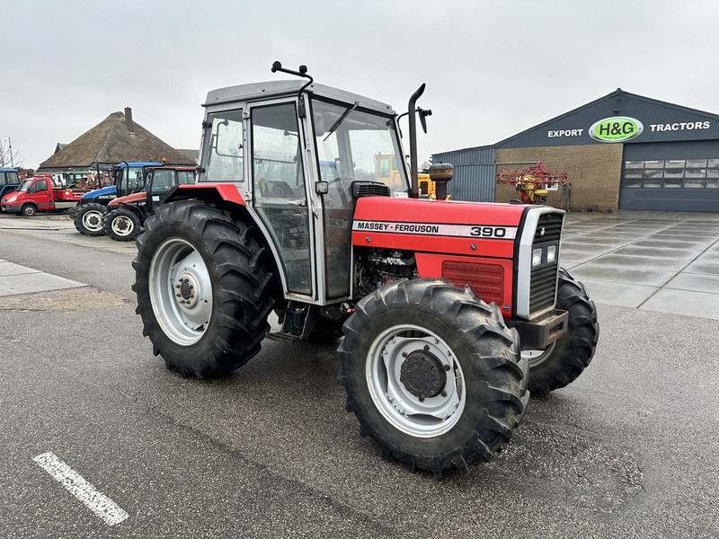 Tracteur agricole Massey Ferguson 390