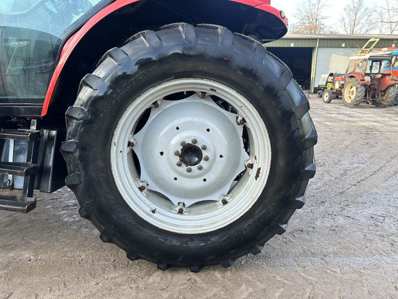 Tracteur agricole Massey Ferguson 5445