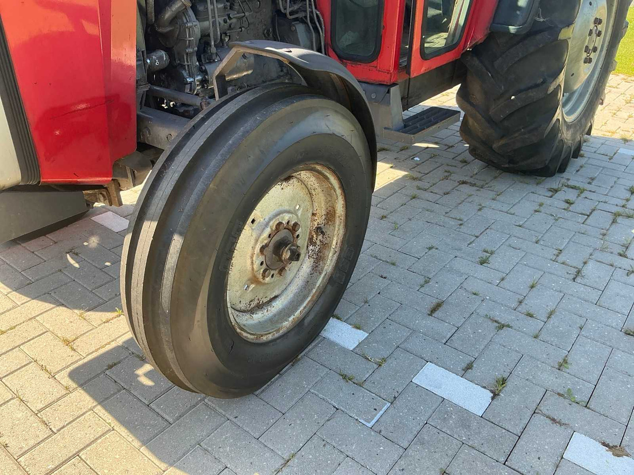Tracteur agricole Massey Ferguson 560