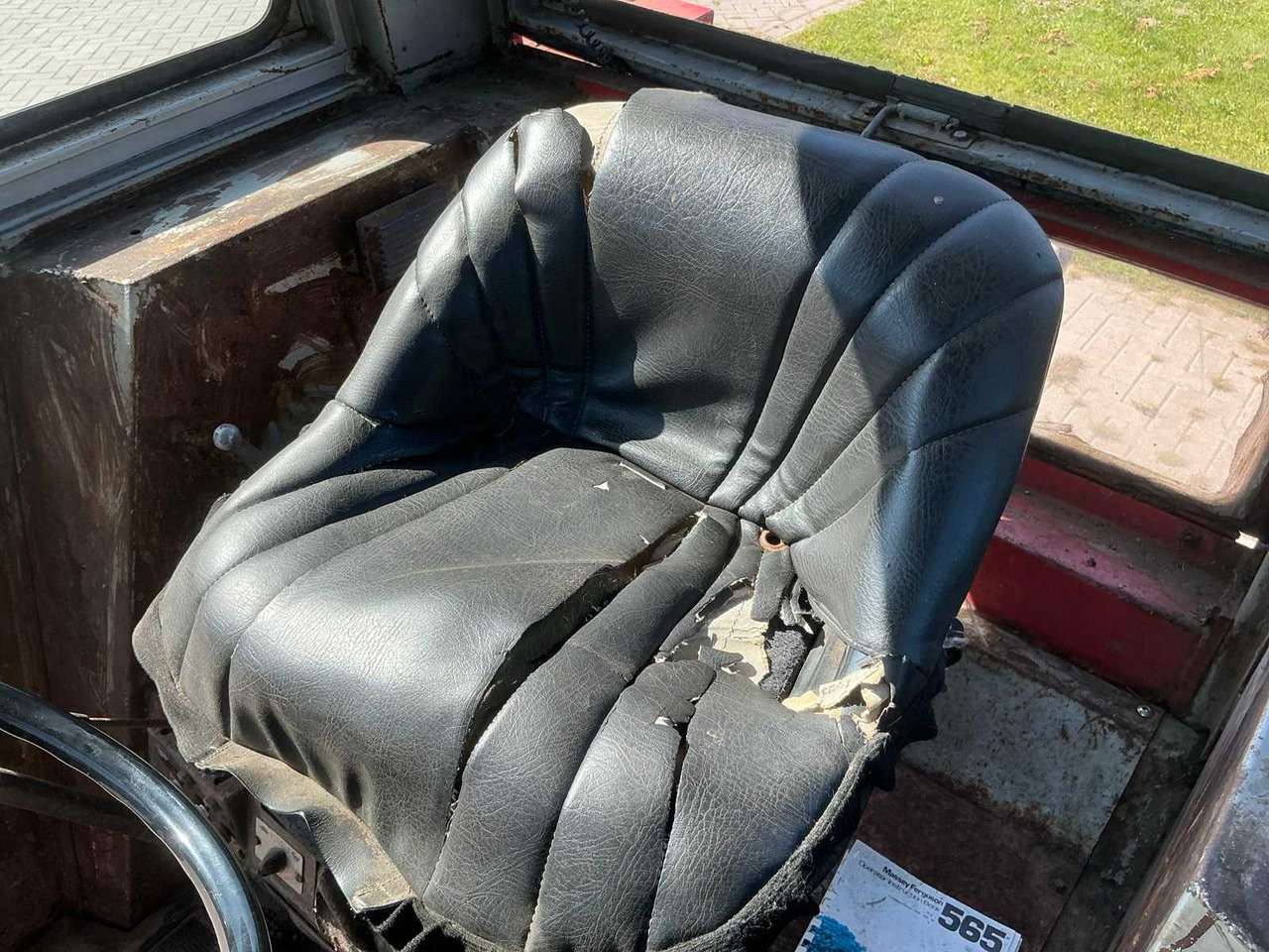 Tracteur agricole Massey Ferguson 560