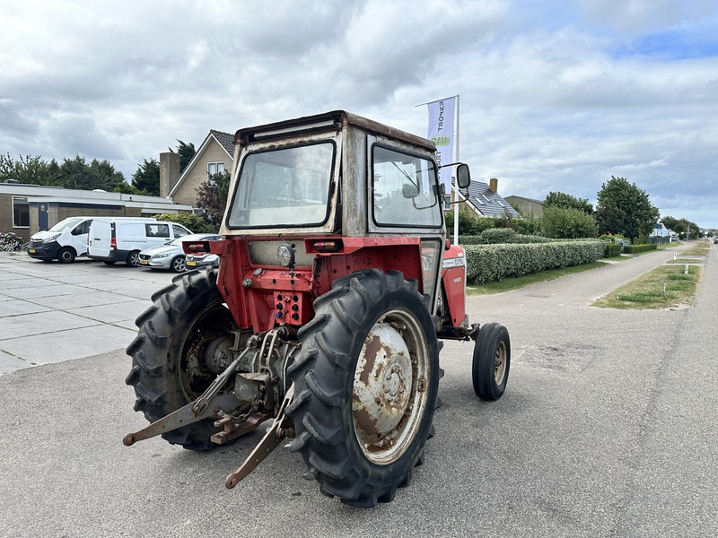 Tracteur agricole Massey Ferguson 575