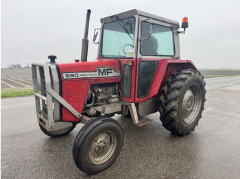 Tracteur agricole Massey Ferguson 590