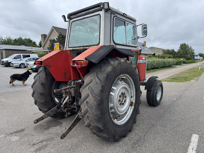 Tracteur agricole Massey Ferguson 590