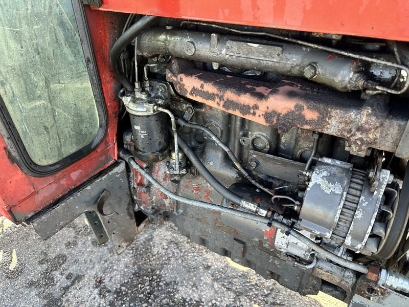 Tracteur agricole Massey Ferguson 590