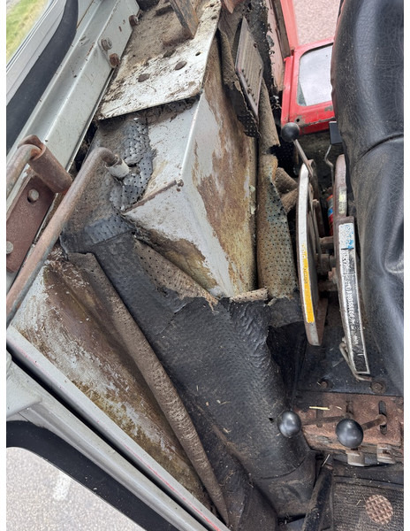 Tracteur agricole Massey Ferguson 590