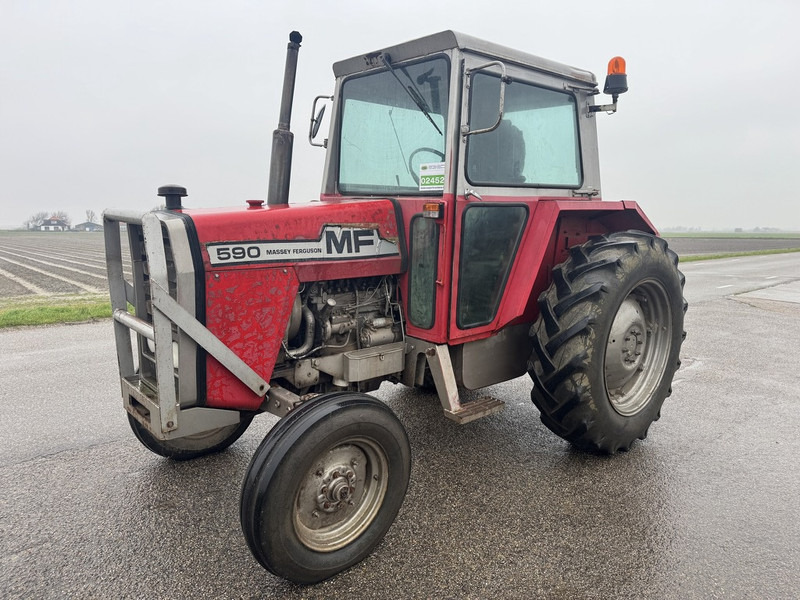 Tracteur agricole Massey Ferguson 590