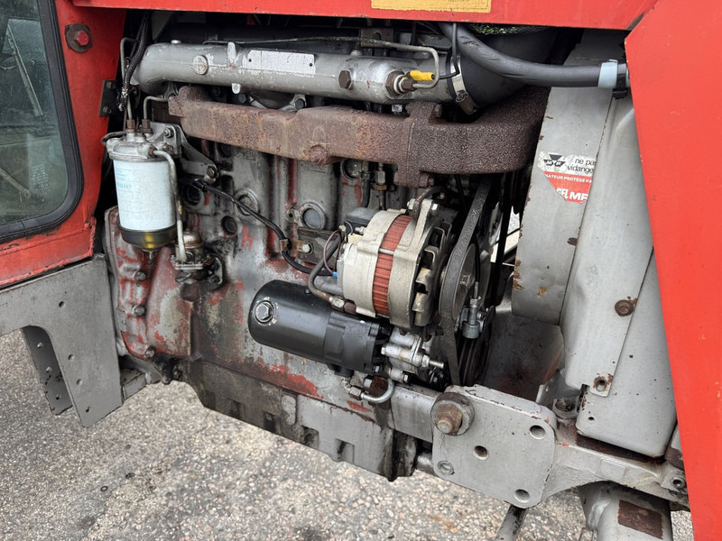 Tracteur agricole Massey Ferguson 590