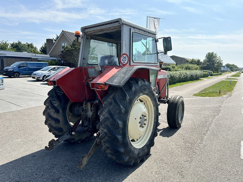 Tracteur agricole Massey Ferguson 590
