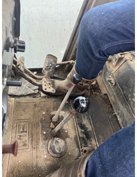 Tracteur agricole Massey Ferguson 590