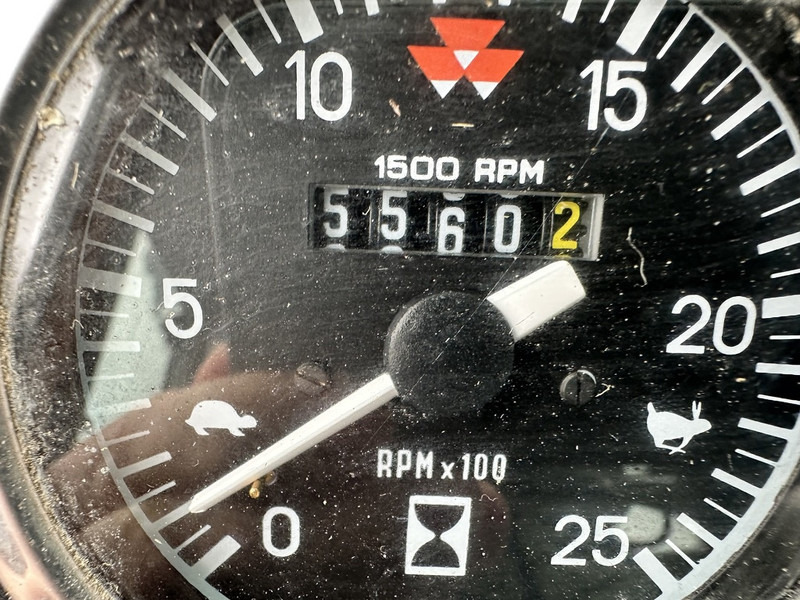 Tracteur agricole Massey Ferguson 690