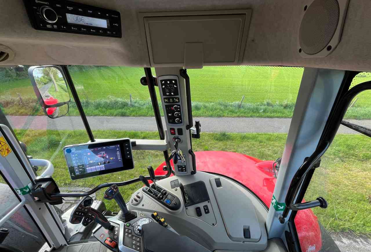 Tracteur agricole Massey Ferguson 6S.165 Dyna-6 Efficient