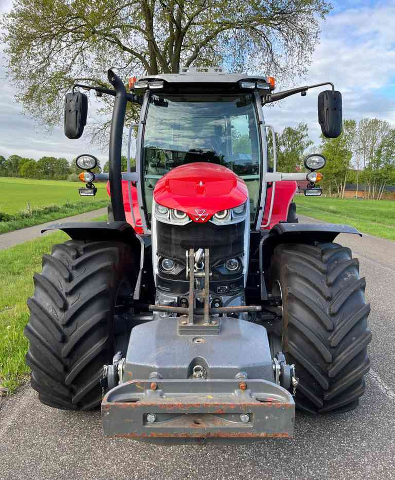 Tracteur agricole Massey Ferguson 6S.165 Dyna-6 Efficient