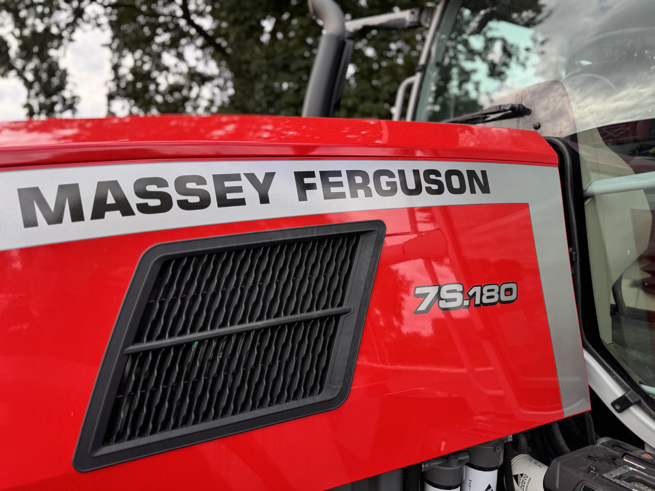 Tracteur agricole Massey Ferguson 7s.180 Dyna6 Efficient