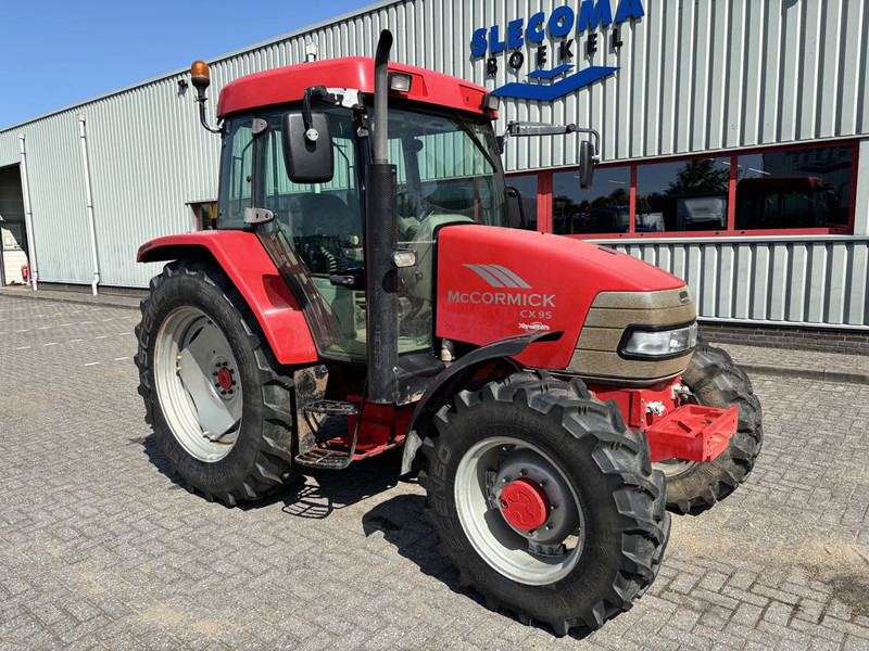 Tracteur agricole Mc Cormick CX95