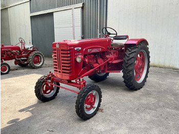 Tracteur agricole Mc cormick Farmall F-265 U