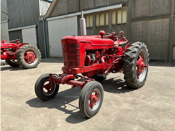 Tracteur agricole Mc cormick Farmall Super BMD