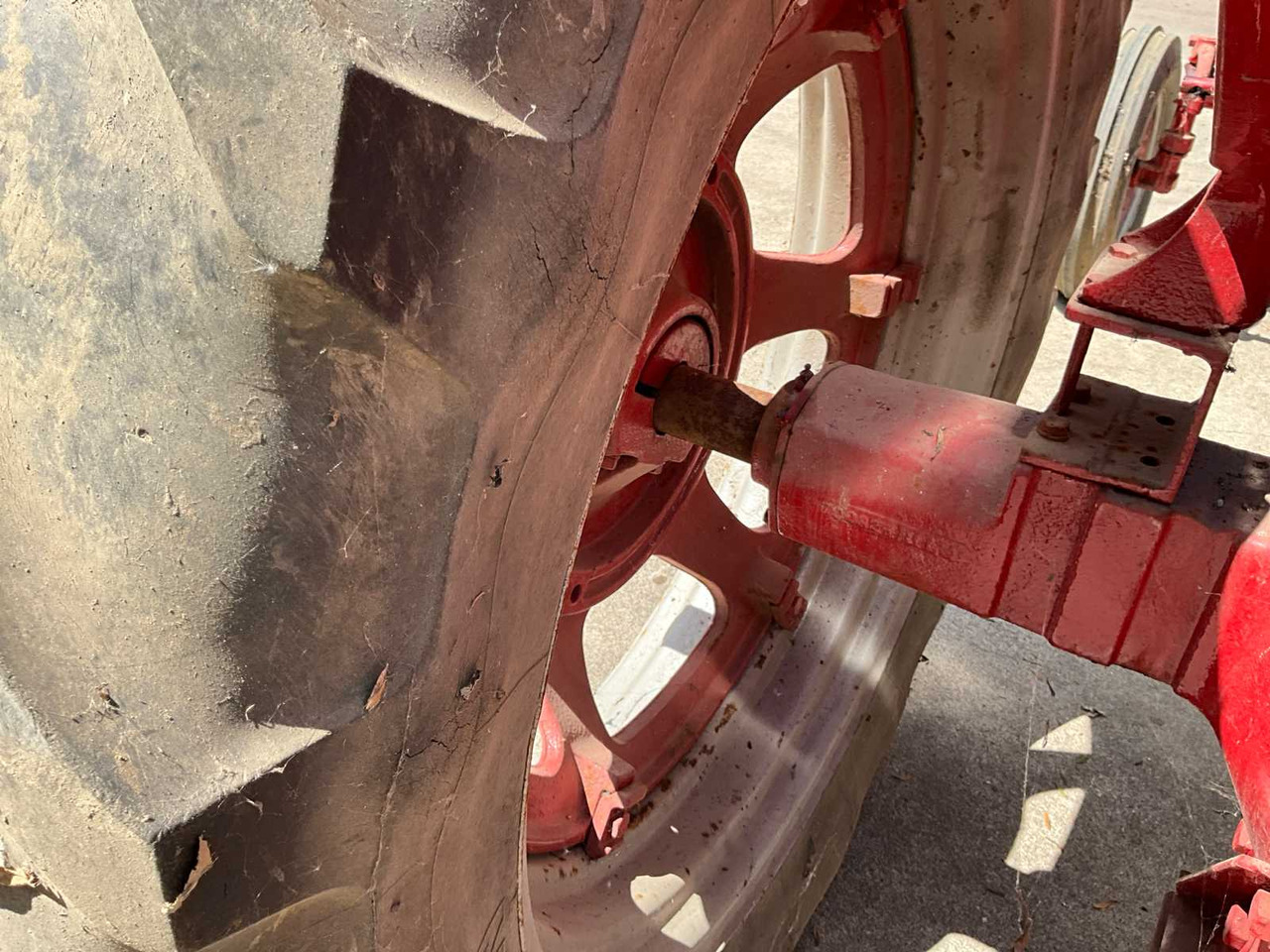 Tracteur agricole Mc cormick Farmall Super BMD