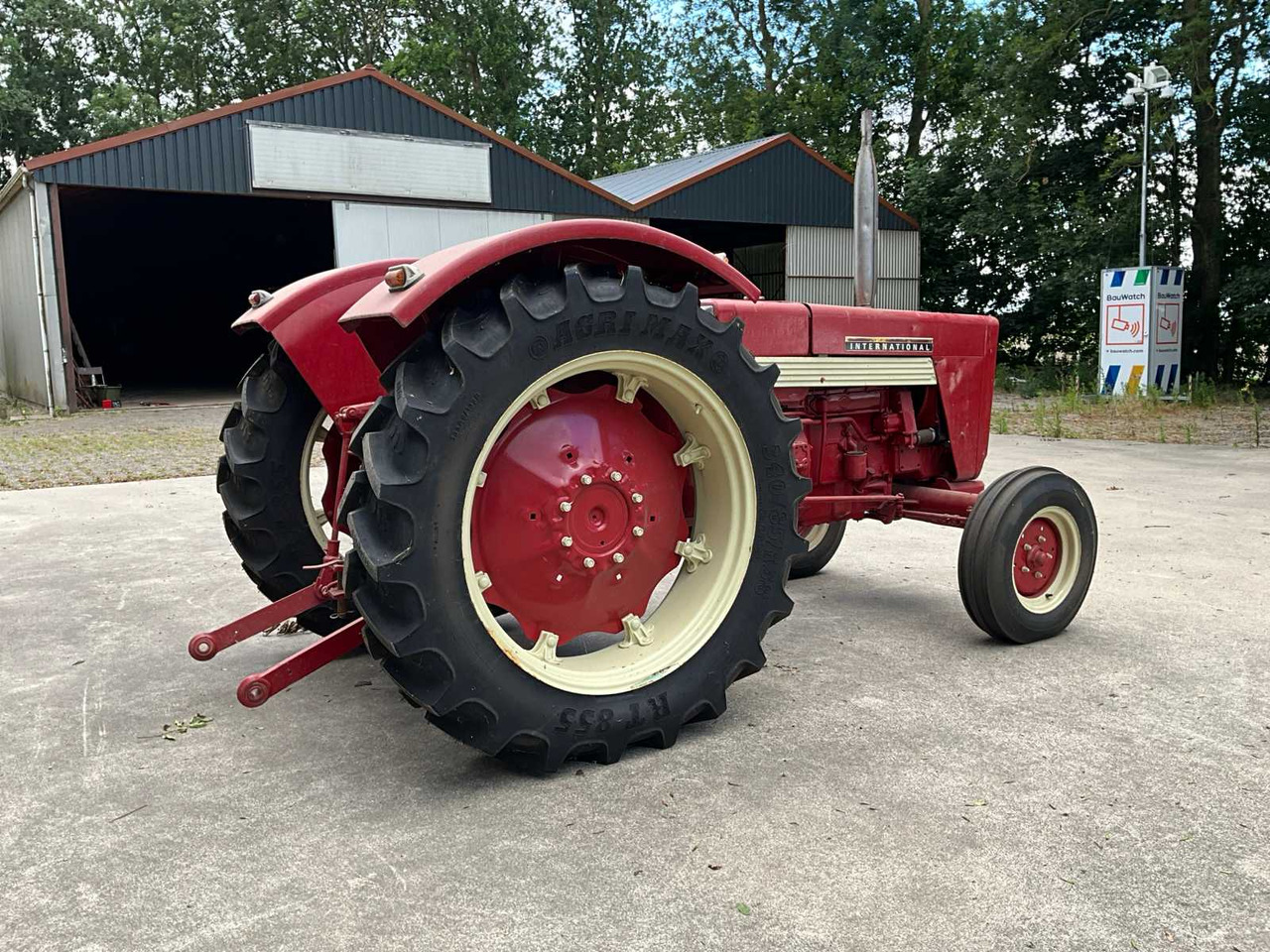 Tracteur agricole Mc cormick international 624
