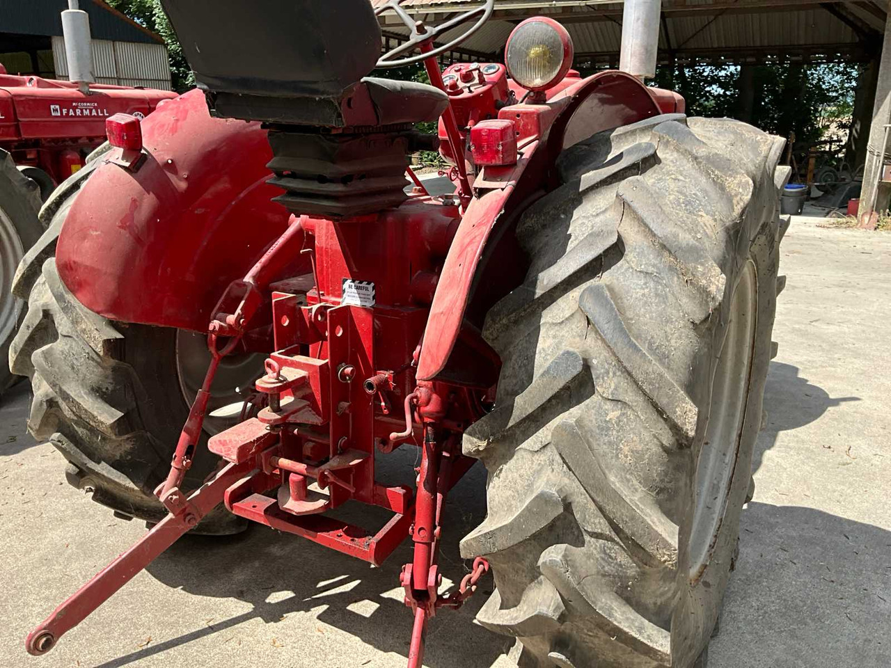 Tracteur agricole Mc cormick international Farmall B-450