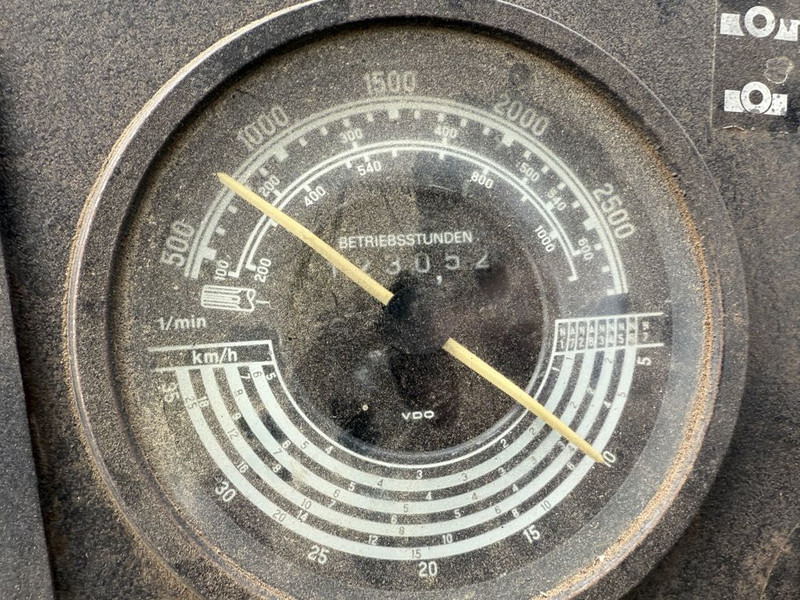 Tracteur agricole Mercedes-Benz MB-Trac 1300