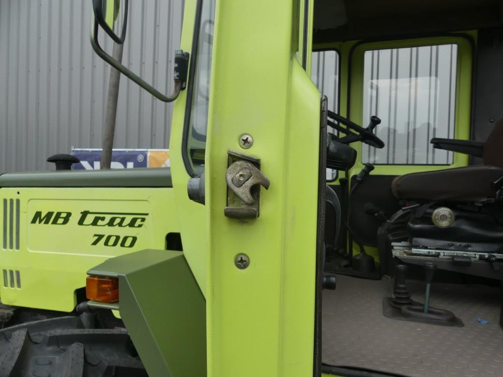 Tracteur agricole Mercedes Benz MB Trac 700