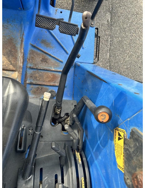 Tracteur agricole New Holland 110-90 DT