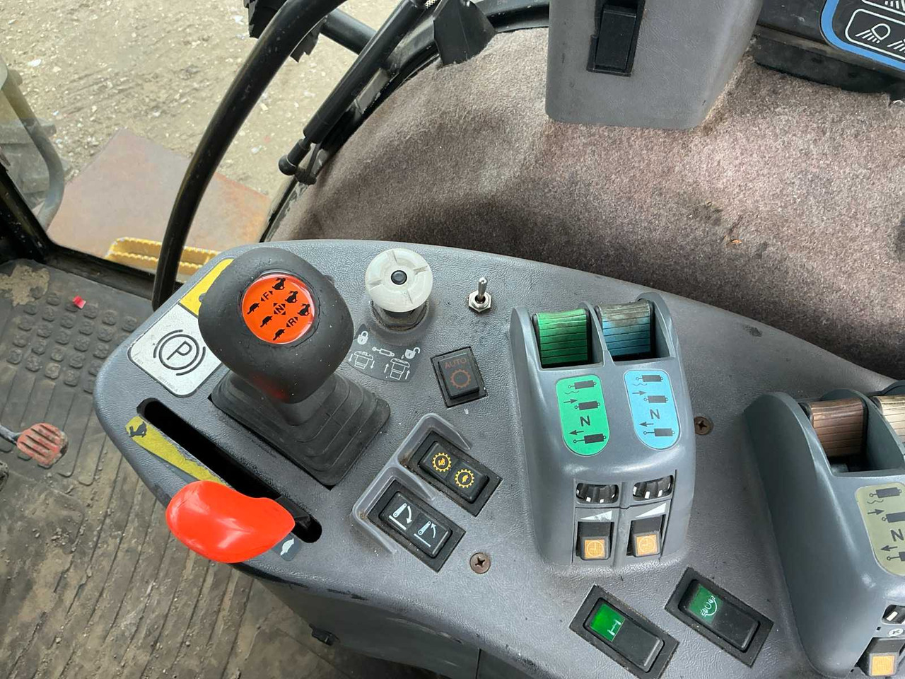 Tracteur agricole New Holland 8970