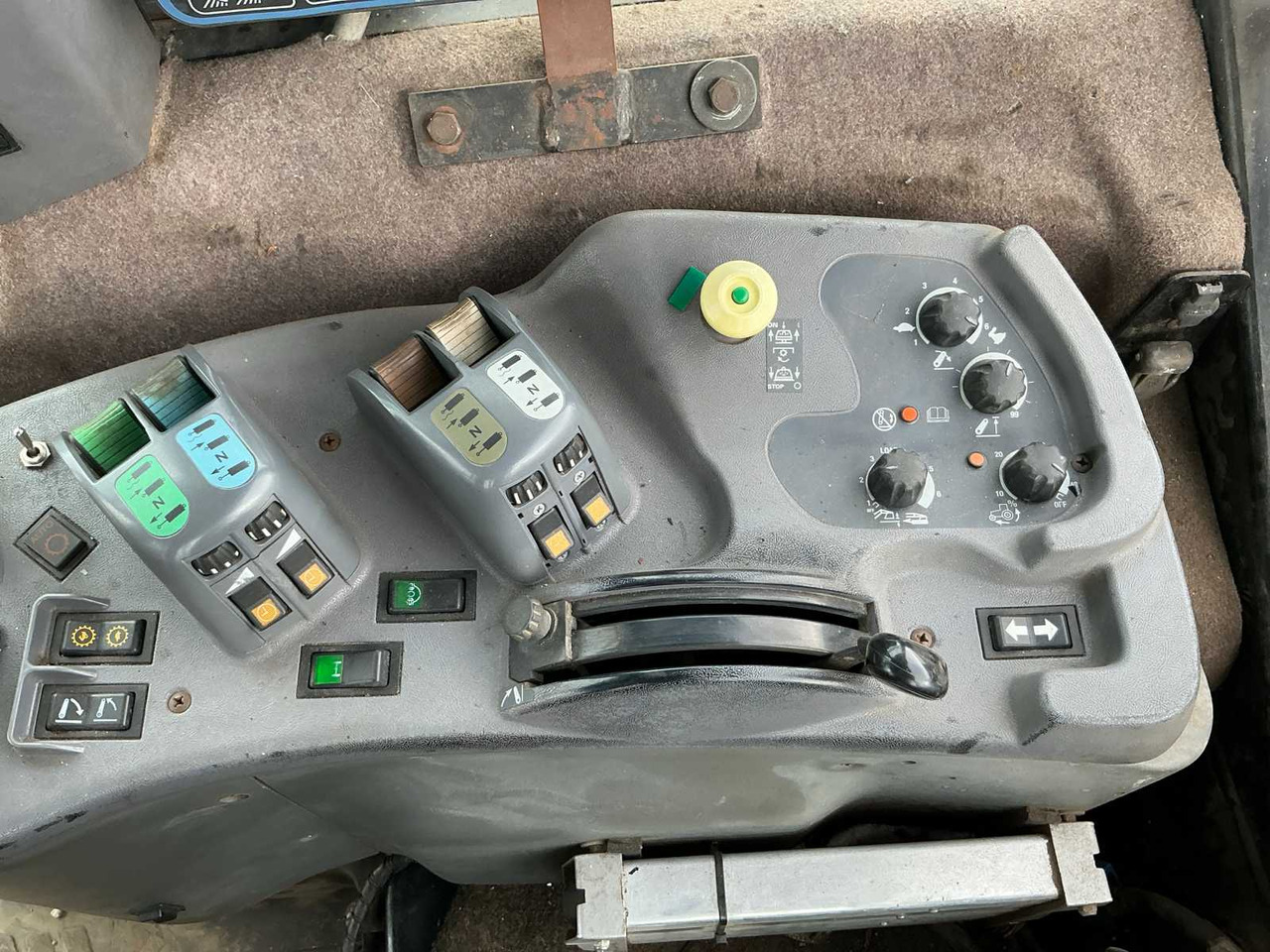 Tracteur agricole New Holland 8970