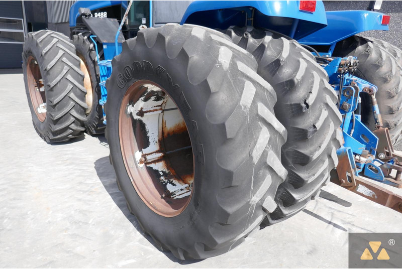 Tracteur agricole New Holland 9482