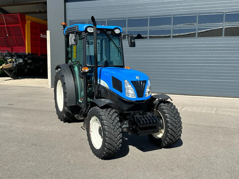Tracteur agricole New Holland T4050N Supersteer