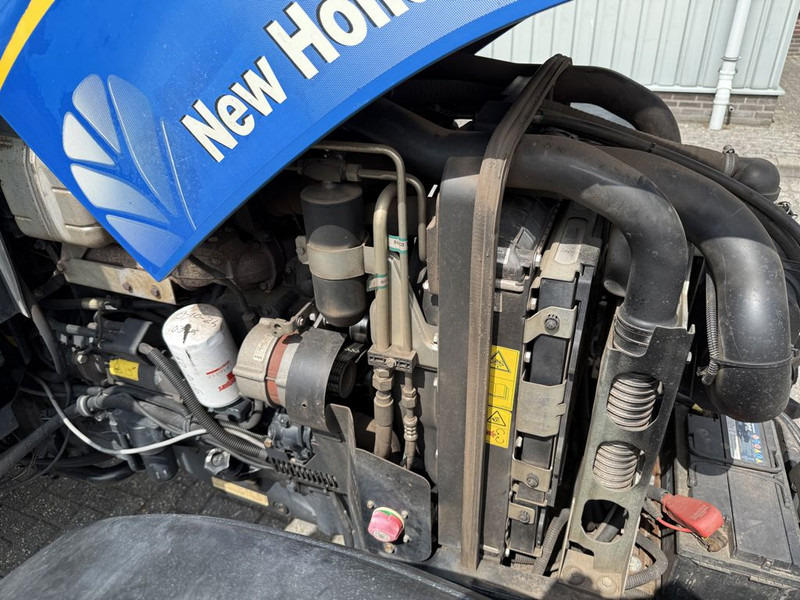 Tracteur agricole New Holland T5040 CAB + GPS